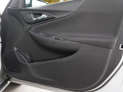 Used 2021 Chevrolet Malibu LT FWD image 9