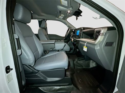 New 2026 Ford F350 XL w/ XL Chrome Package image 28