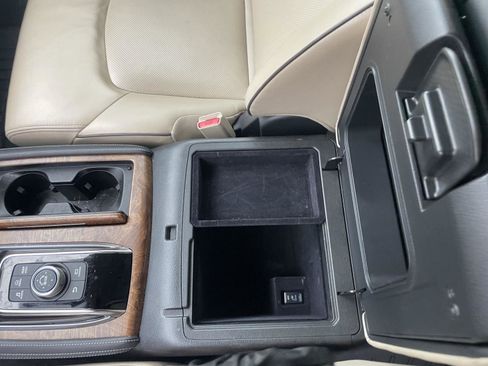 Used 2022 Nissan Armada SL w/ Captain's Chairs Package AWD/4WD image 21