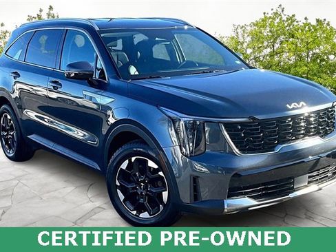 Certified 2025 Kia Sorento S image 11