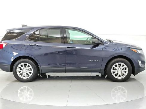Used 2019 Chevrolet Equinox LS w/ LS Convenience Package FWD image 8