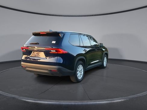 Used 2024 Toyota Grand Highlander AWD image 8