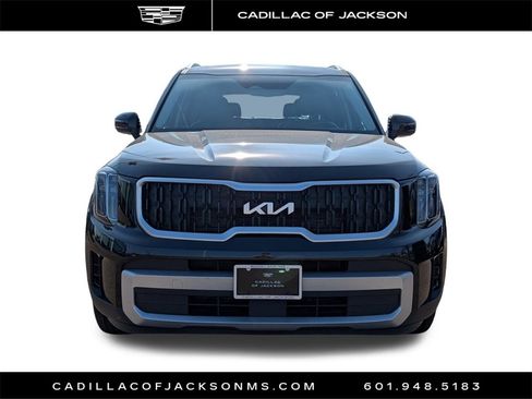 Used 2024 Kia Telluride EX w/ EX Captain's Chair Package image 2