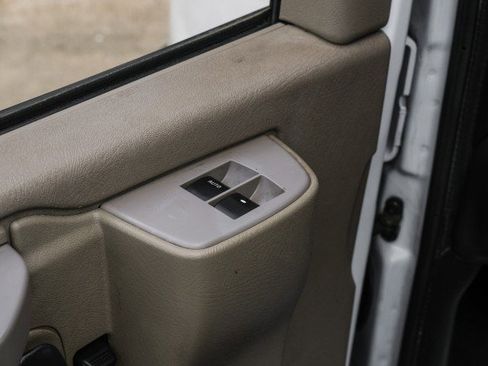 Used 2021 Chevrolet Express 2500 w/ Driver Convenience Package image 36