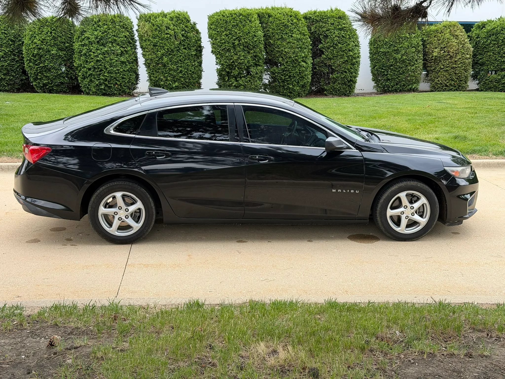 Used 2017 Chevrolet Malibu LS FWD image 4