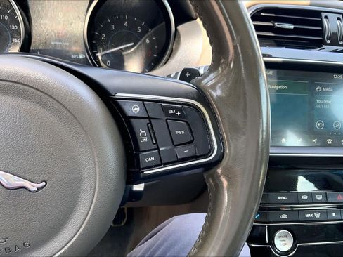Used 2019 Jaguar XE Premium AWD/4WD image 23