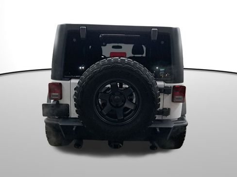 Used 2018 Jeep Wrangler Rubicon w/ Power Convenience Group image 5