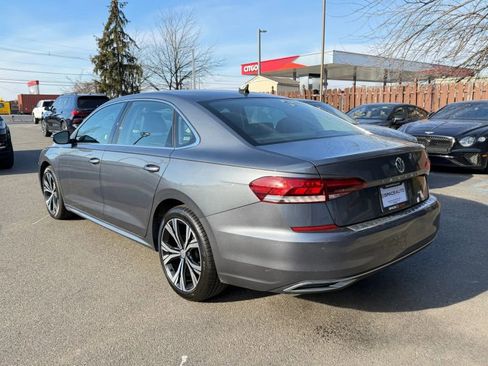 Used 2022 Volkswagen Passat 2.0T SE image 7