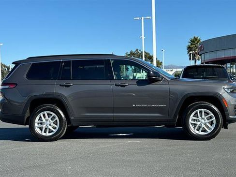 New 2025 Jeep Grand Cherokee L Laredo image 3