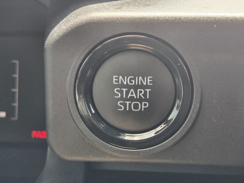 Certified 2025 Toyota Tacoma SR5 AWD/4WD image 21