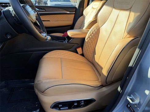 Used 2024 Jeep Grand Cherokee L Summit image 13