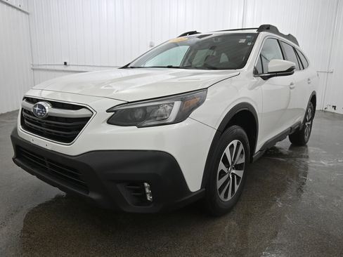 Used 2020 Subaru Outback Premium image 21