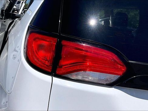 Used 2023 Chrysler Voyager LX FWD image 22