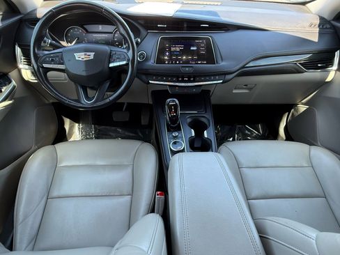 Used 2023 Cadillac XT4 Premium Luxury image 12