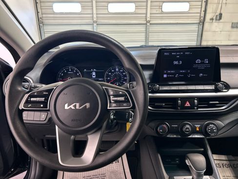 Used 2024 Kia Forte LXS FWD image 7