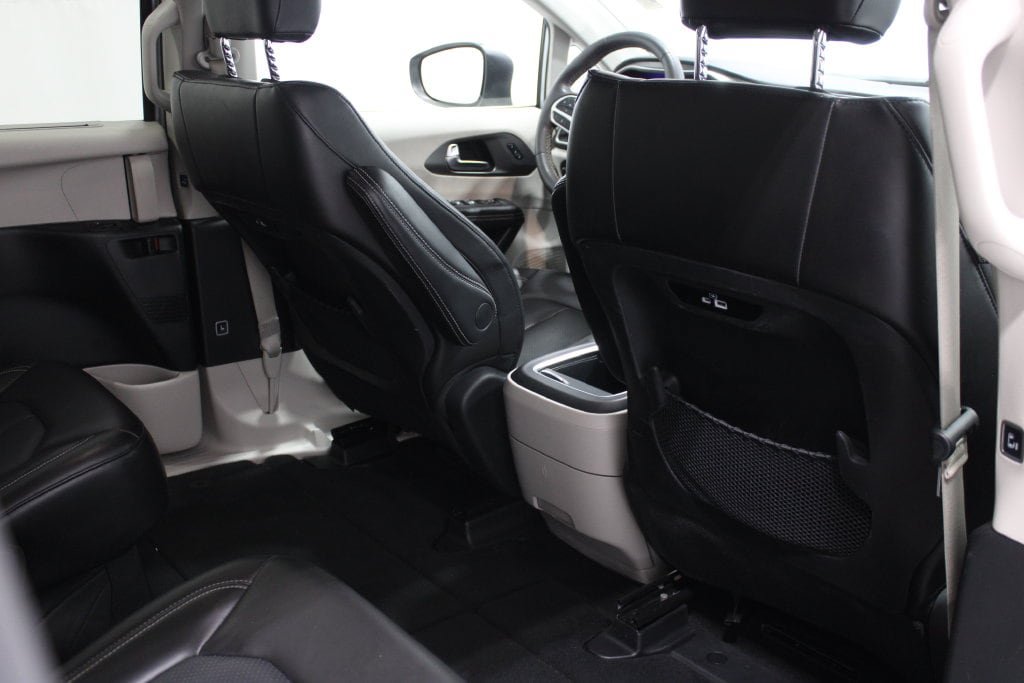 Used 2023 Chrysler Pacifica Touring-L FWD image 21