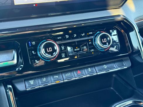 Used 2024 GMC Sierra 2500 AT4 w/ AT4 Premium Plus Package image 31