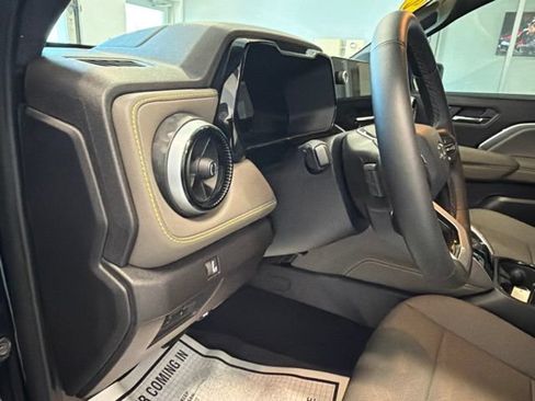 Used 2025 Chevrolet Colorado ZR2 AWD/4WD image 19