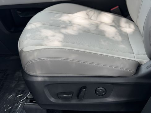 New 2027 INFINITI QX60 Luxe w/ Cargo Package FWD image 21
