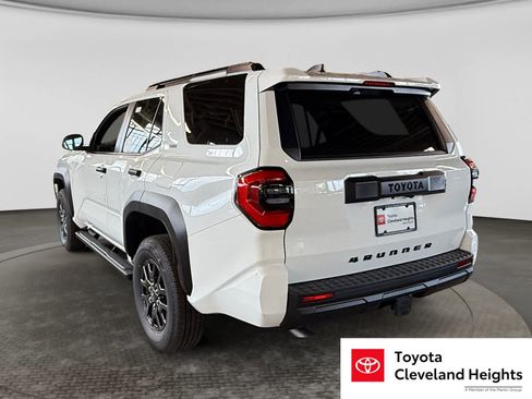 New 2026 Toyota 4Runner SR5 AWD/4WD image 7