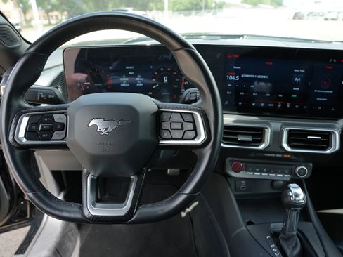Used 2025 Ford Mustang Premium RWD image 7