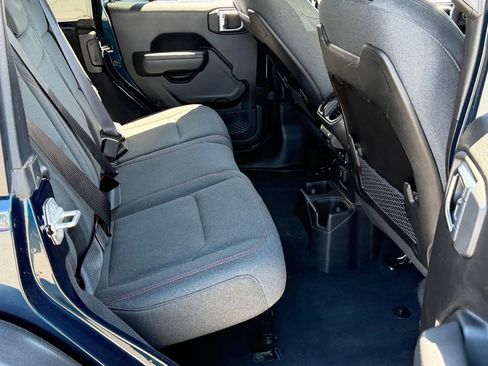 Certified 2025 Jeep Wrangler Unlimited Rubicon AWD/4WD image 21