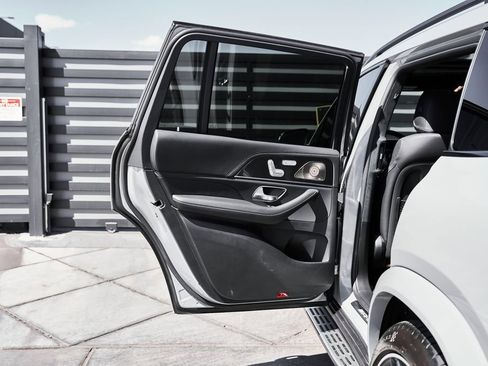 Used 2026 Mercedes-Benz GLS 63 AMG 4MATIC image 26