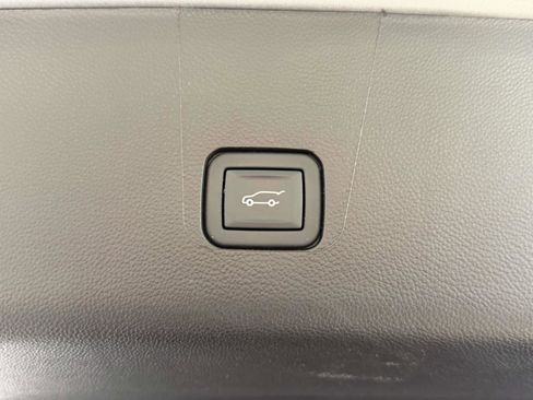 Used 2023 Chevrolet Traverse RS AWD/4WD image 8
