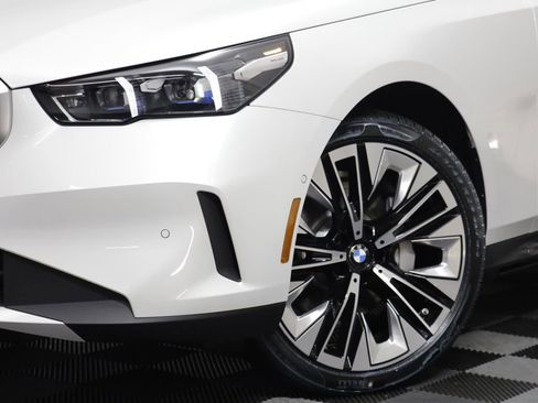 New 2026 BMW 530i xDrive w/ Executive Package AWD/4WD image 4