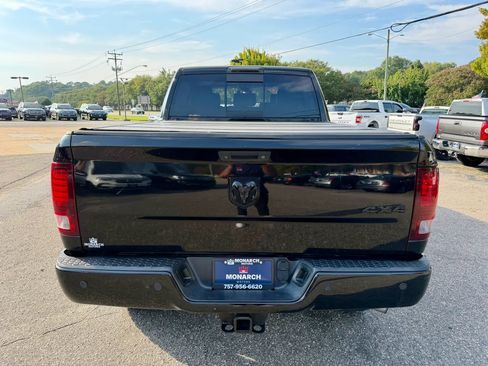 Used 2014 RAM 2500 Laramie w/ Black Appearance Group AWD/4WD image 4
