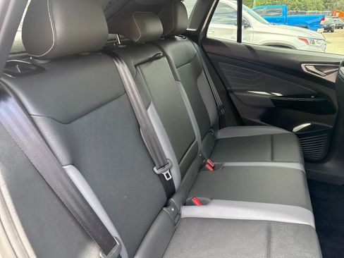 Used 2023 Volkswagen ID.4 S RWD image 15
