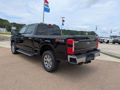 Used 2023 Ford F250 Lariat w/ Chrome Package AWD/4WD image 6
