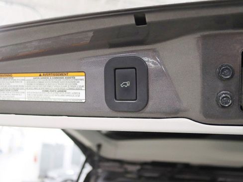 Used 2013 Toyota Sienna XLE image 33