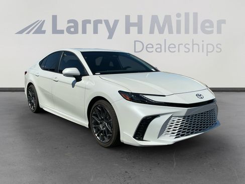 Used 2026 Toyota Camry XSE FWD image 7
