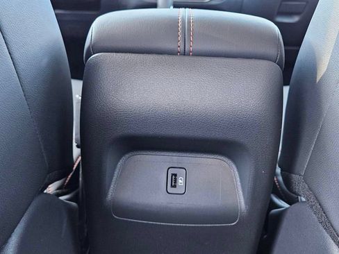 Used 2025 Nissan Sentra SR w/ SR Premium Package FWD image 16