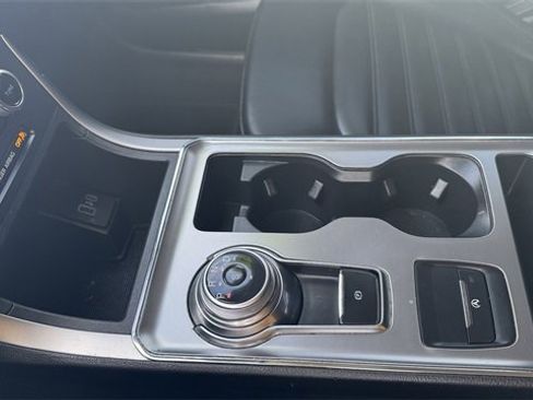 Used 2022 Ford Edge SEL image 28