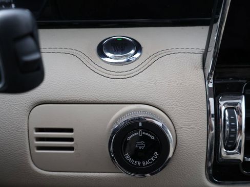 Used 2021 Lincoln Navigator L Reserve w/ Luxury Package image 27