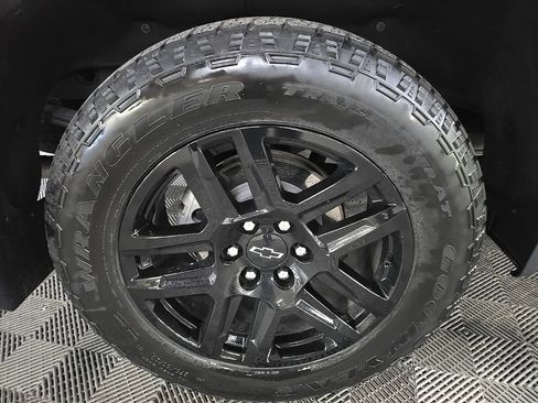 Used 2023 Chevrolet Silverado 1500 RST AWD/4WD image 13