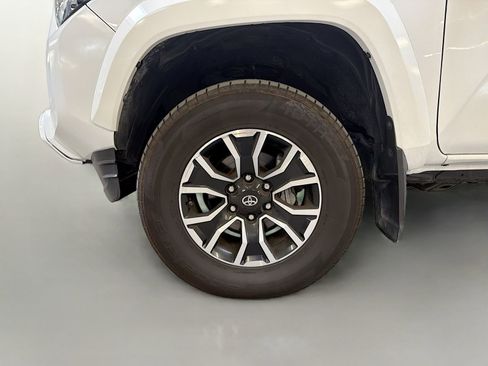 Used 2020 Toyota Tacoma TRD Sport w/ TRD Premium Sport Package AWD/4WD image 30