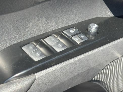 New 2026 Toyota Camry Hybrid FWD image 19