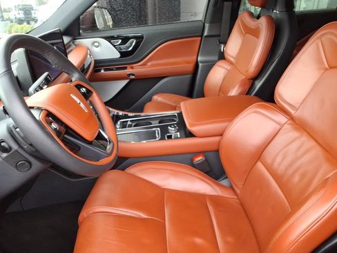 Used 2025 Lincoln Aviator Reserve w/ Equipment Group 201A image 14