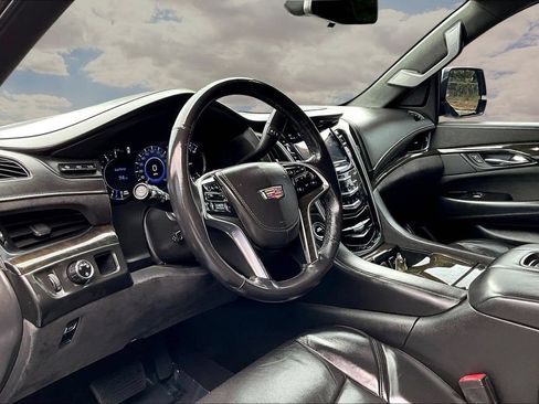 Used 2020 Cadillac Escalade Platinum RWD image 17