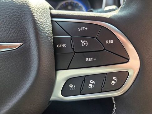 New 2026 Chrysler Pacifica Select FWD image 28