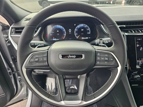 New 2025 Jeep Grand Cherokee L Altitude image 17