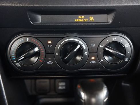 Used 2015 MAZDA MAZDA3 i SV image 30