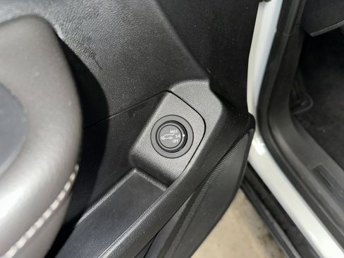 Certified 2022 GMC Terrain SLE w/ Driver Convenience Package image 10