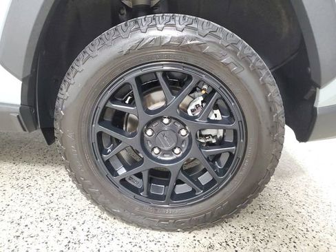 Used 2022 Toyota RAV4 XLE w/ Convenience Package image 8