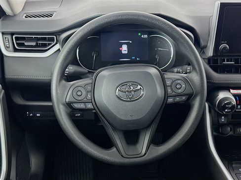 Used 2025 Toyota RAV4 XLE w/ Convenience Package image 18