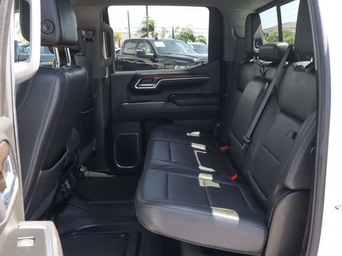 Used 2025 Chevrolet Silverado 1500 LT w/ Leather Package AWD/4WD image 40