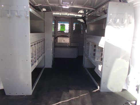 Used 2014 Ford E-250 and Econoline 250 w/ Power Group image 16